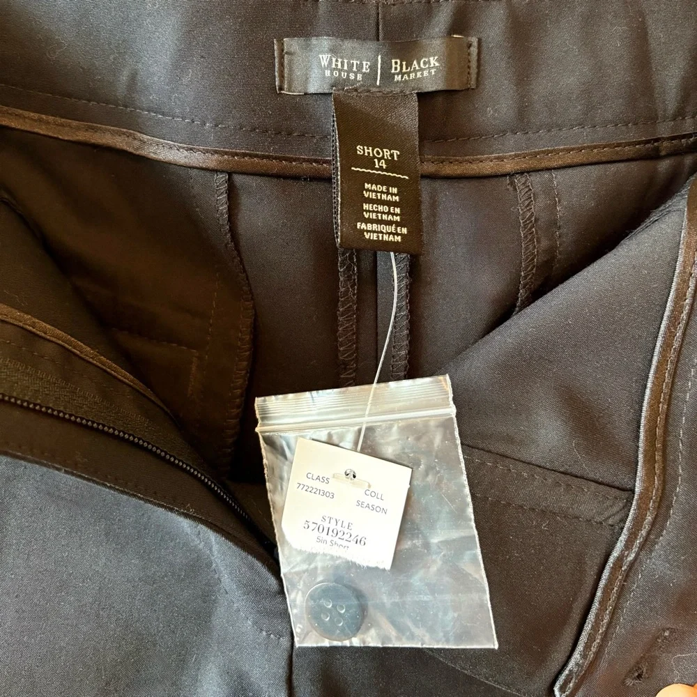 White House Black Market tailors black shorts‎ new with tags